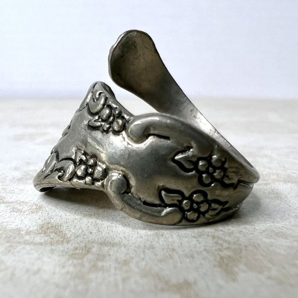 Silver Tone Floral Spoon Ring Adjustable Size 9 Vintage Style - Picture 5 of 5